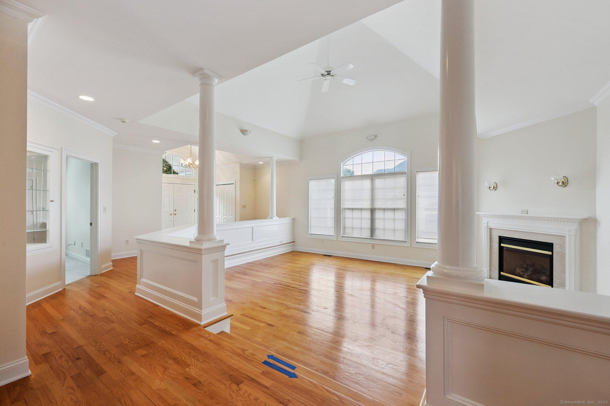 Wallingford, Connecticut, 06492, United States, 2 Bedrooms Bedrooms, ,4 BathroomsBathrooms,Residential,For Sale,1983794