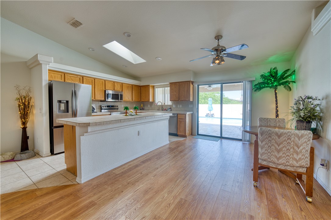 Lake Havasu, Arizona, 86403, United States, 3 Bedrooms Bedrooms, ,1 BathroomBathrooms,Residential,For Sale,1901749