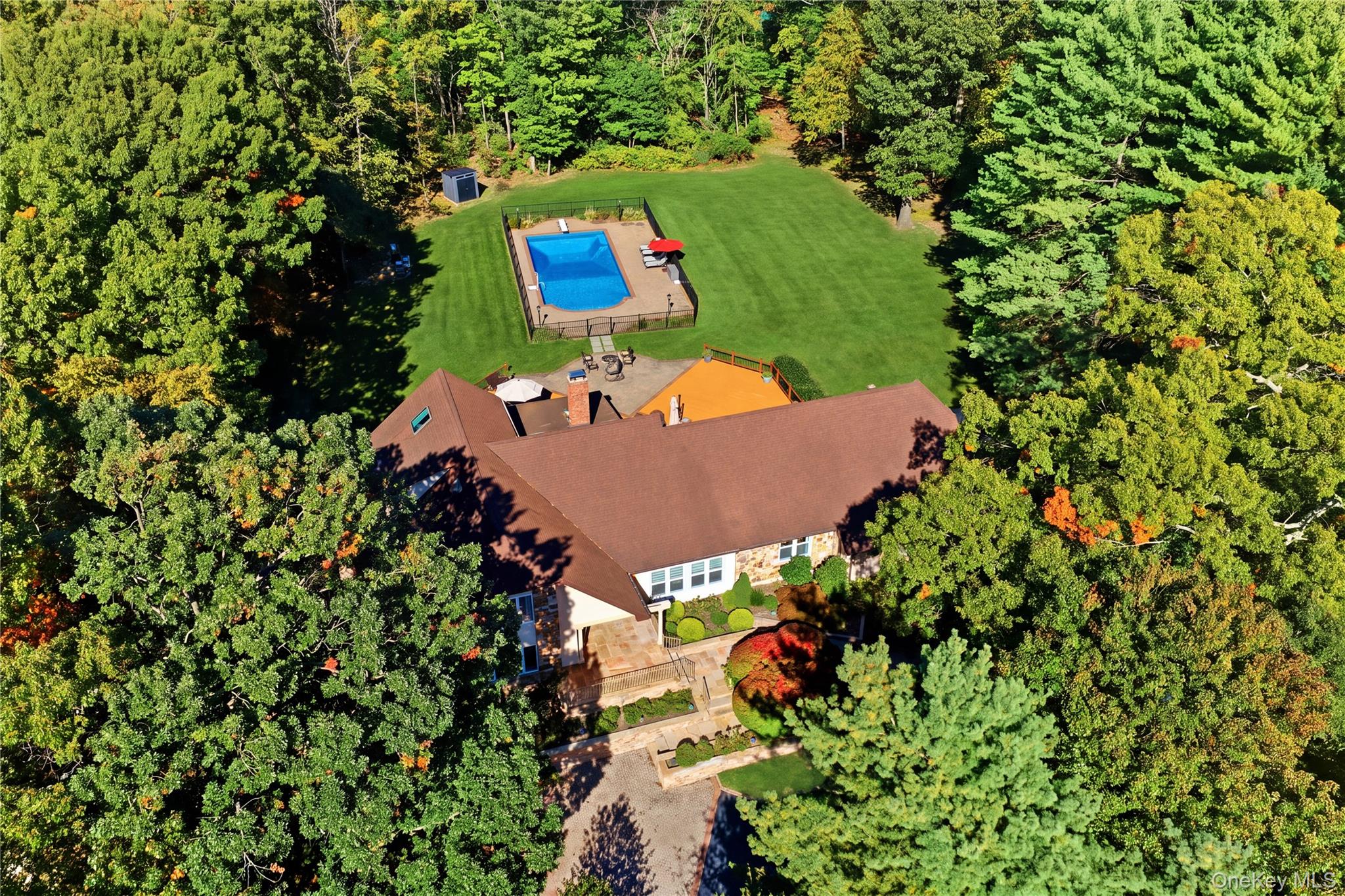 14 Sherwood Gate, Oyster Bay, NY 11771