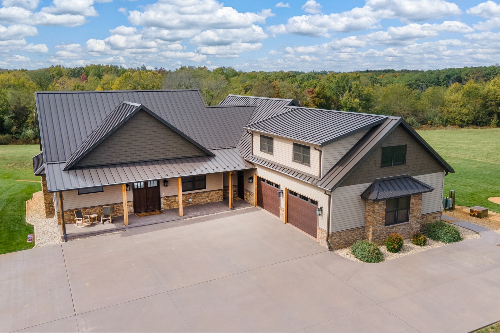 Carbondale, Illinois, 62902, United States, 3 Bedrooms Bedrooms, ,8 BathroomsBathrooms,Residential,For Sale,1986074