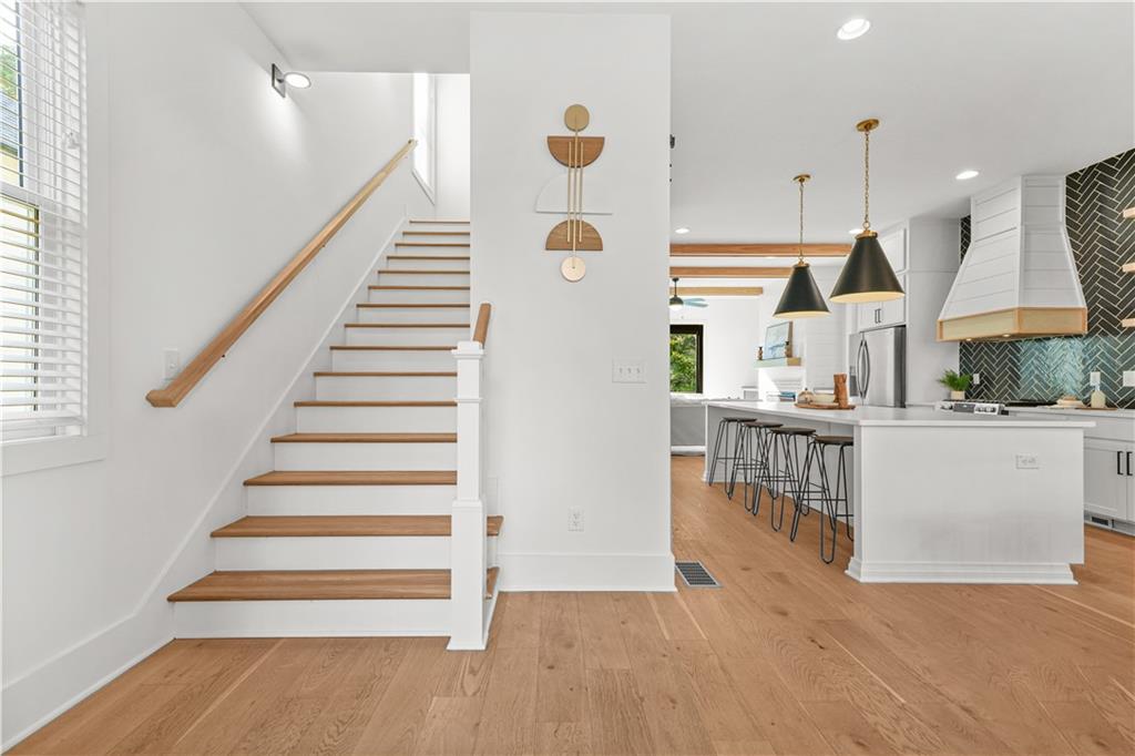 Atlanta, Georgia, 30315, United States, 3 Bedrooms Bedrooms, ,3 BathroomsBathrooms,Residential,For Sale,1966539