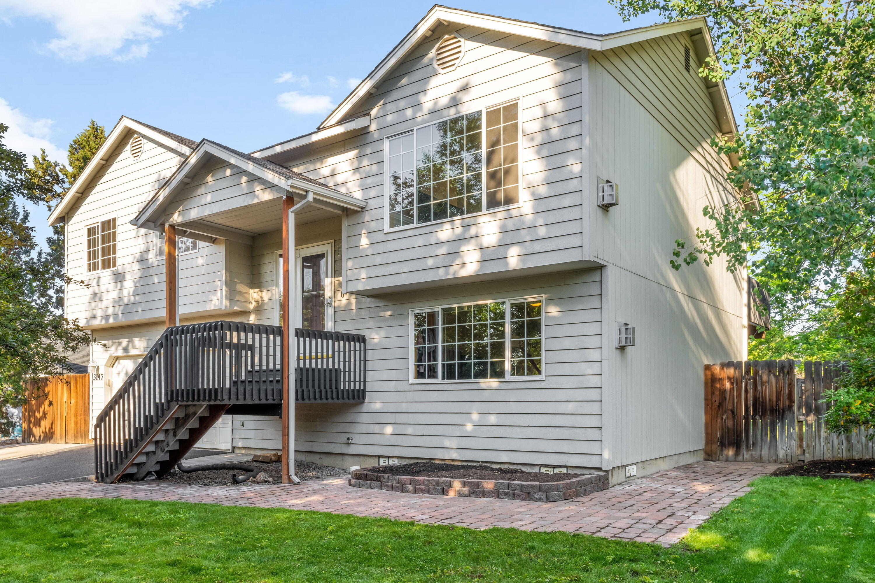 Bend, Oregon, 97701, United States, 3 Bedrooms Bedrooms, ,3 BathroomsBathrooms,Residential,For Sale,1889882