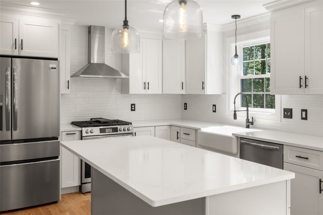 Cumberland, Rhode Island, 02864, United States, 3 Bedrooms Bedrooms, ,3 BathroomsBathrooms,Residential,For Sale,1991986