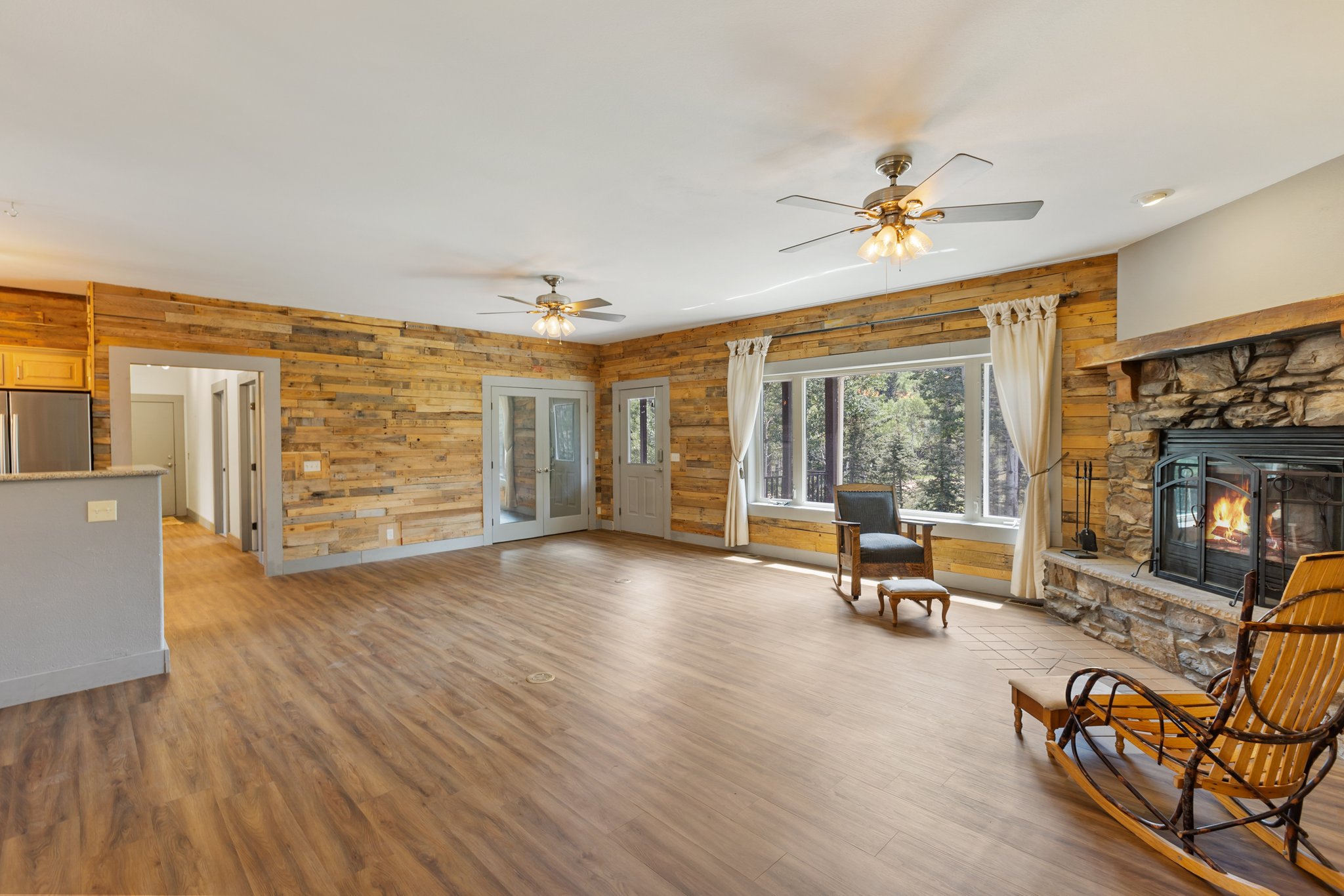 Divide, Colorado, 80814, United States, 3 Bedrooms Bedrooms, ,2 BathroomsBathrooms,Residential,For Sale,1918151