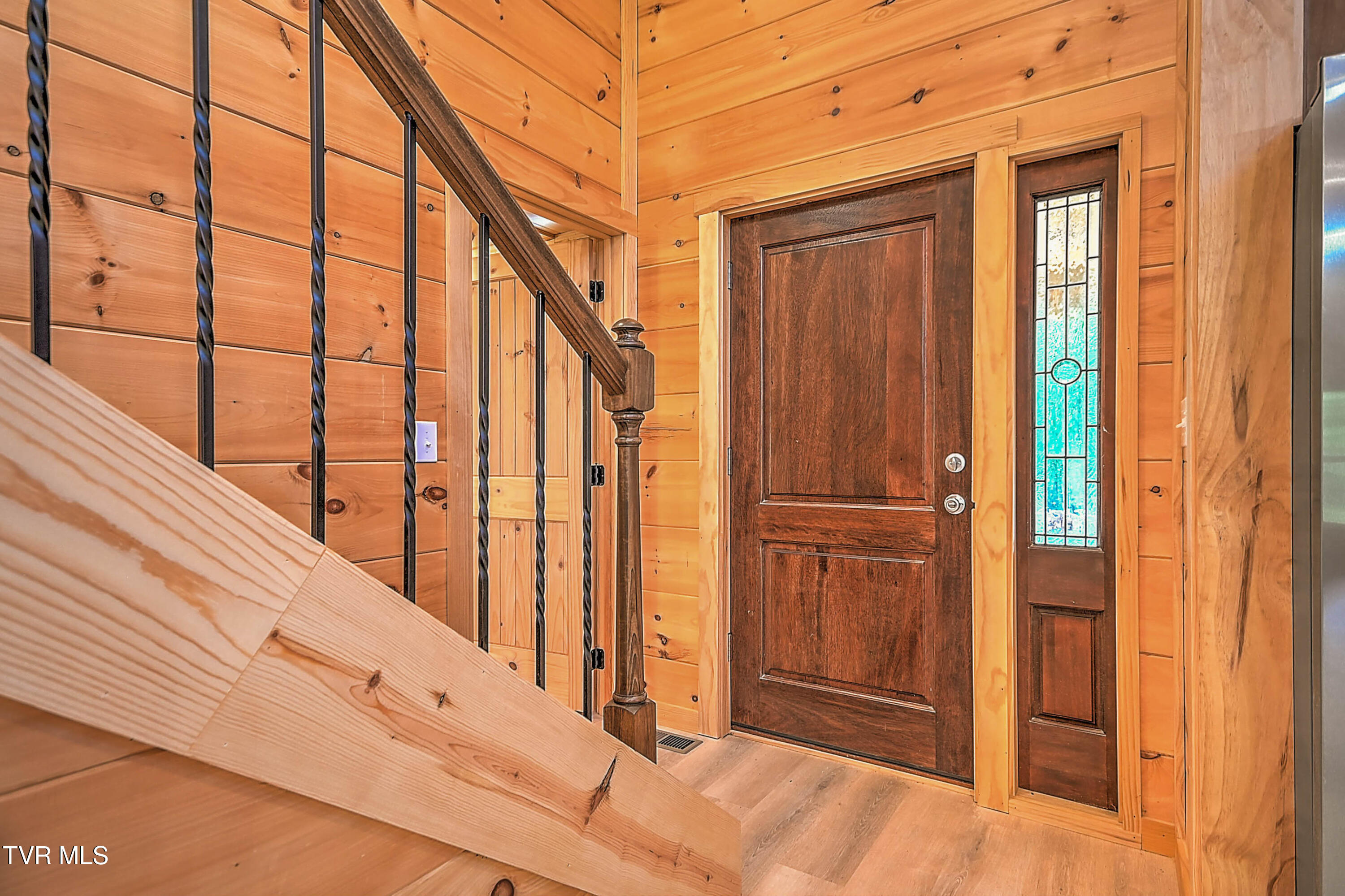 Greeneville, Tennessee, 37743, United States, 4 Bedrooms Bedrooms, ,3 BathroomsBathrooms,Residential,For Sale,1976358