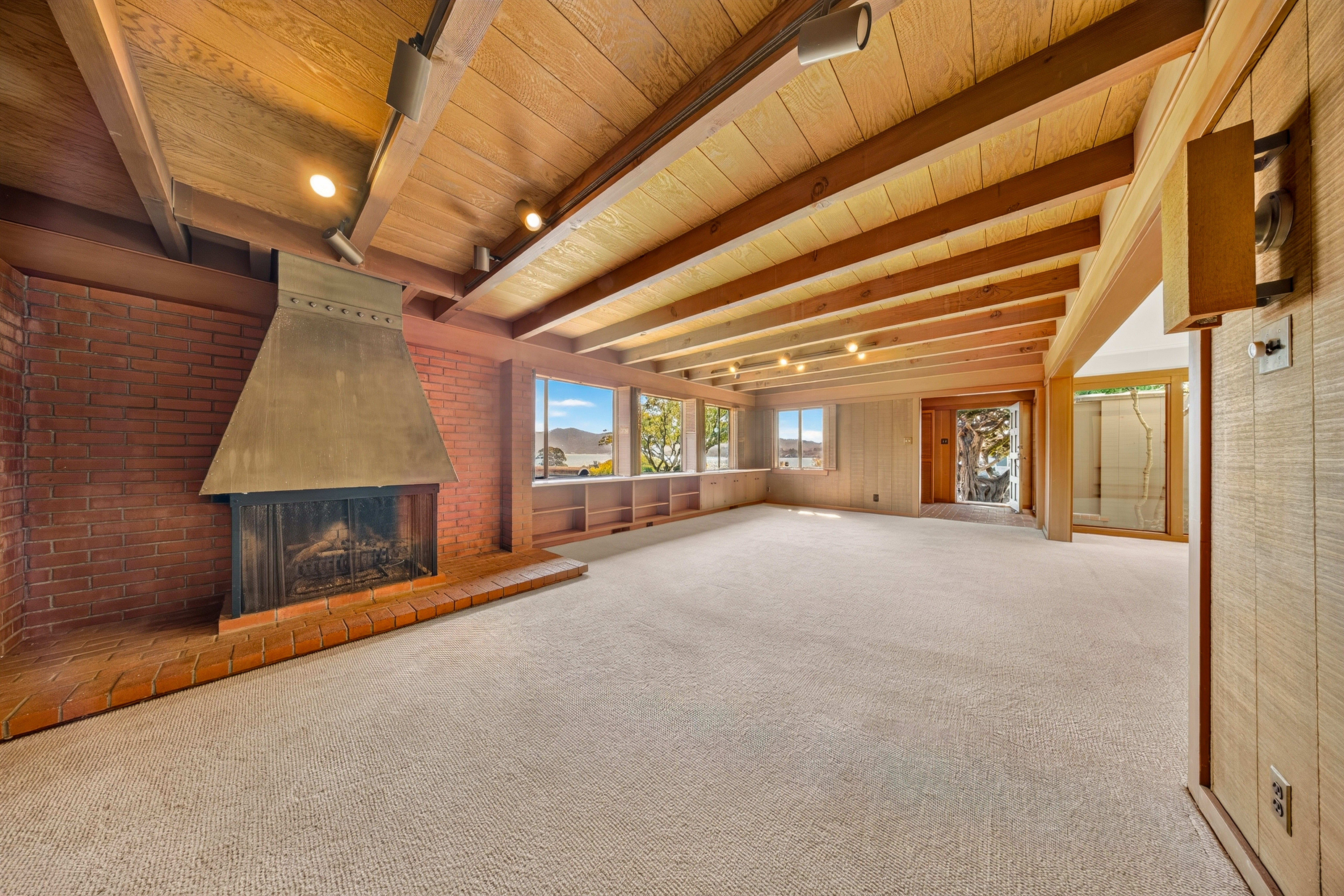  Mid-Century Character. Bay Views. A Rare Tiburon Opportunity - 物件實景