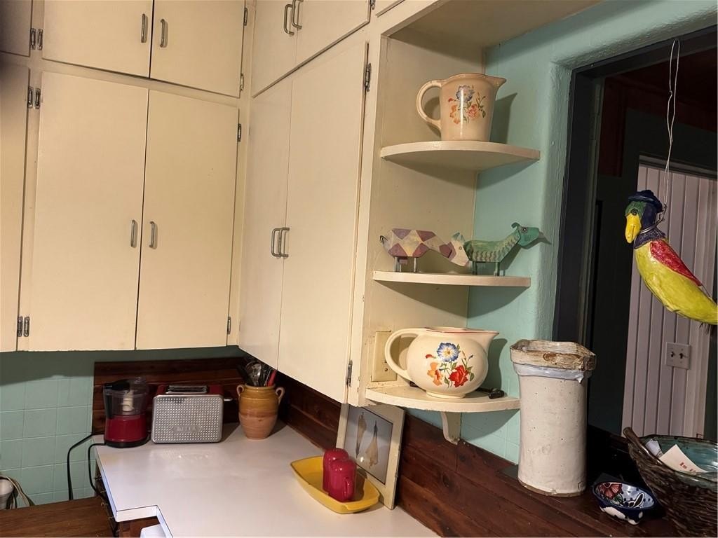 Fayetteville, Arkansas, 72701, United States, 2 Bedrooms Bedrooms, ,2 BathroomsBathrooms,Residential,For Sale,1980541