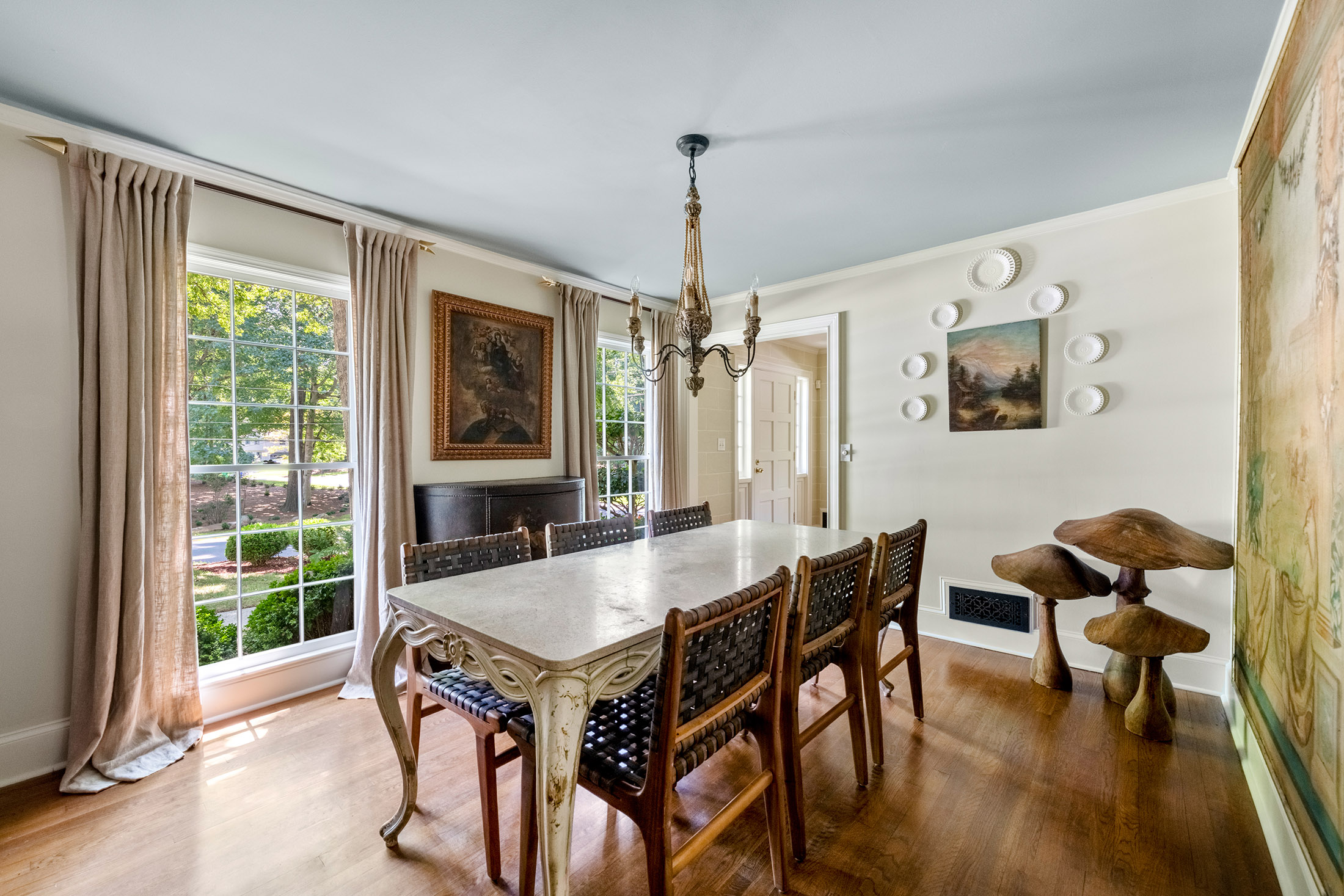  Beautifully Updated Colonial Residence - 物件實景