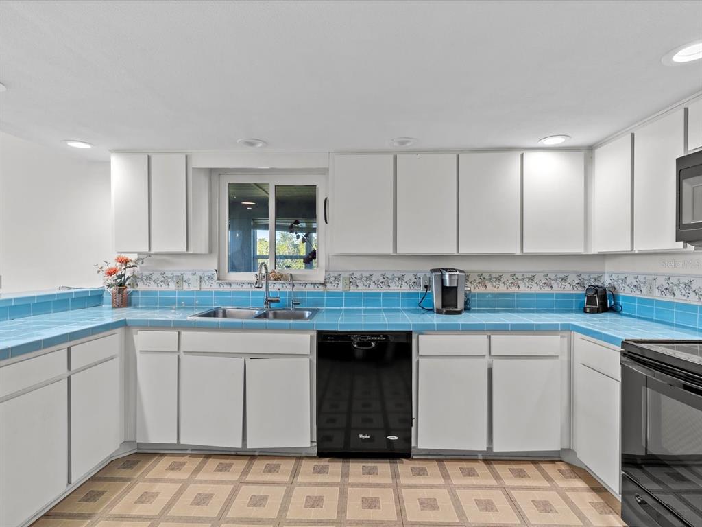 Tarpon Springs, Florida, 34689, United States, 3 Bedrooms Bedrooms, ,3 BathroomsBathrooms,Residential,For Sale,1684386