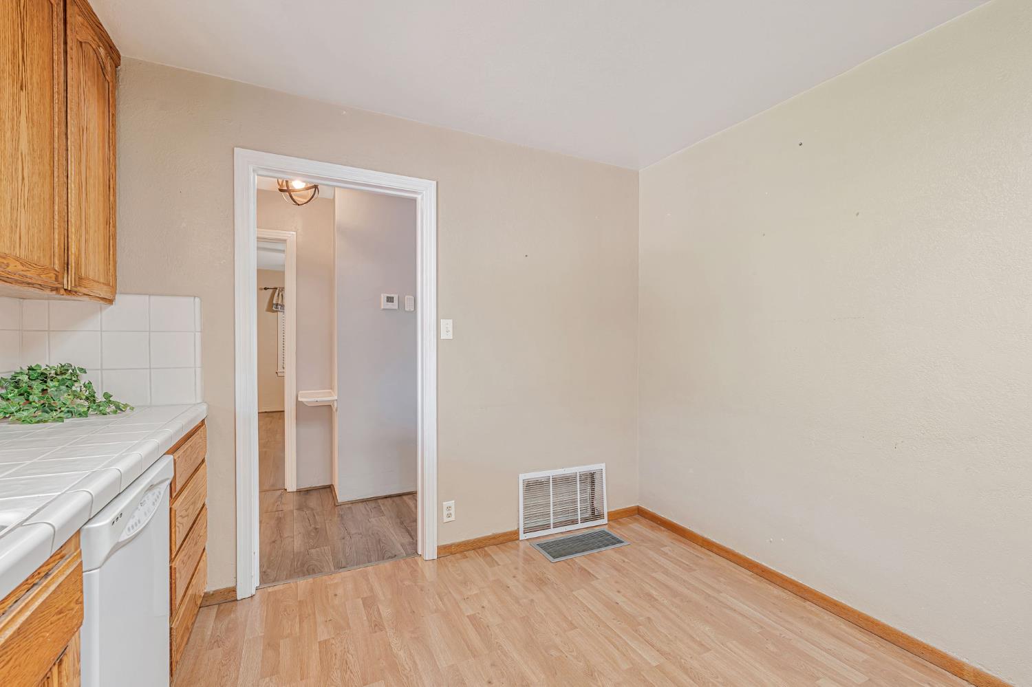 Modesto, California, 95350, United States, 3 Bedrooms Bedrooms, ,2 BathroomsBathrooms,Residential,For Sale,1927258