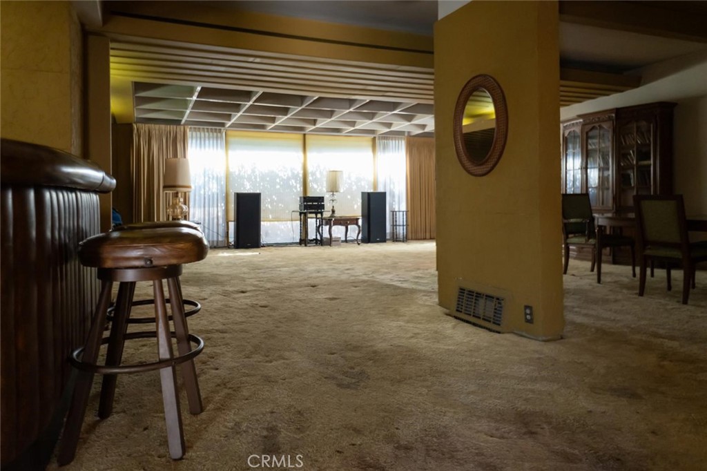 Los Angeles, California, 90018, United States, 2 Bedrooms Bedrooms, ,1 BathroomBathrooms,Residential,For Sale,1928435