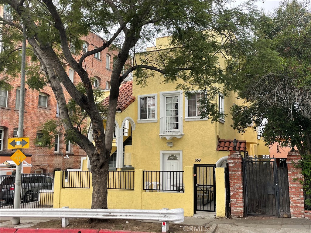 Los Angeles, California, 90057, United States, ,Residential,For Sale,2011363