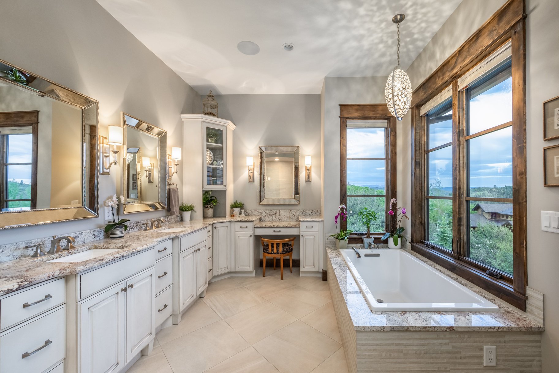  Luxury Custom Home in the Coveted Woods of Parleys Lane - 物件實景