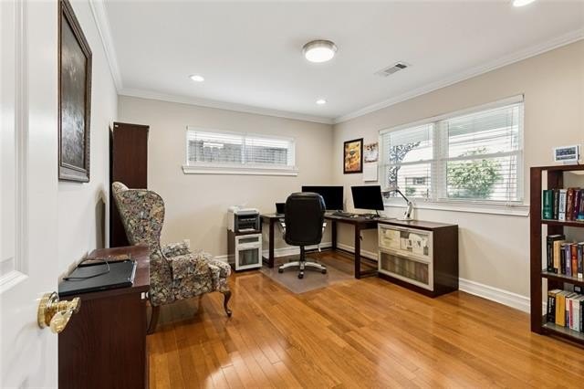 New Orleans, Louisiana, 70122, United States, 5 Bedrooms Bedrooms, ,3 BathroomsBathrooms,Residential,For Sale,1980126