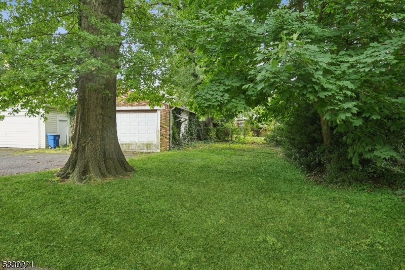 Maplewood Twp., New Jersey, 07040, United States, 5 Bedrooms Bedrooms, ,3 BathroomsBathrooms,Residential,For Sale,1933003