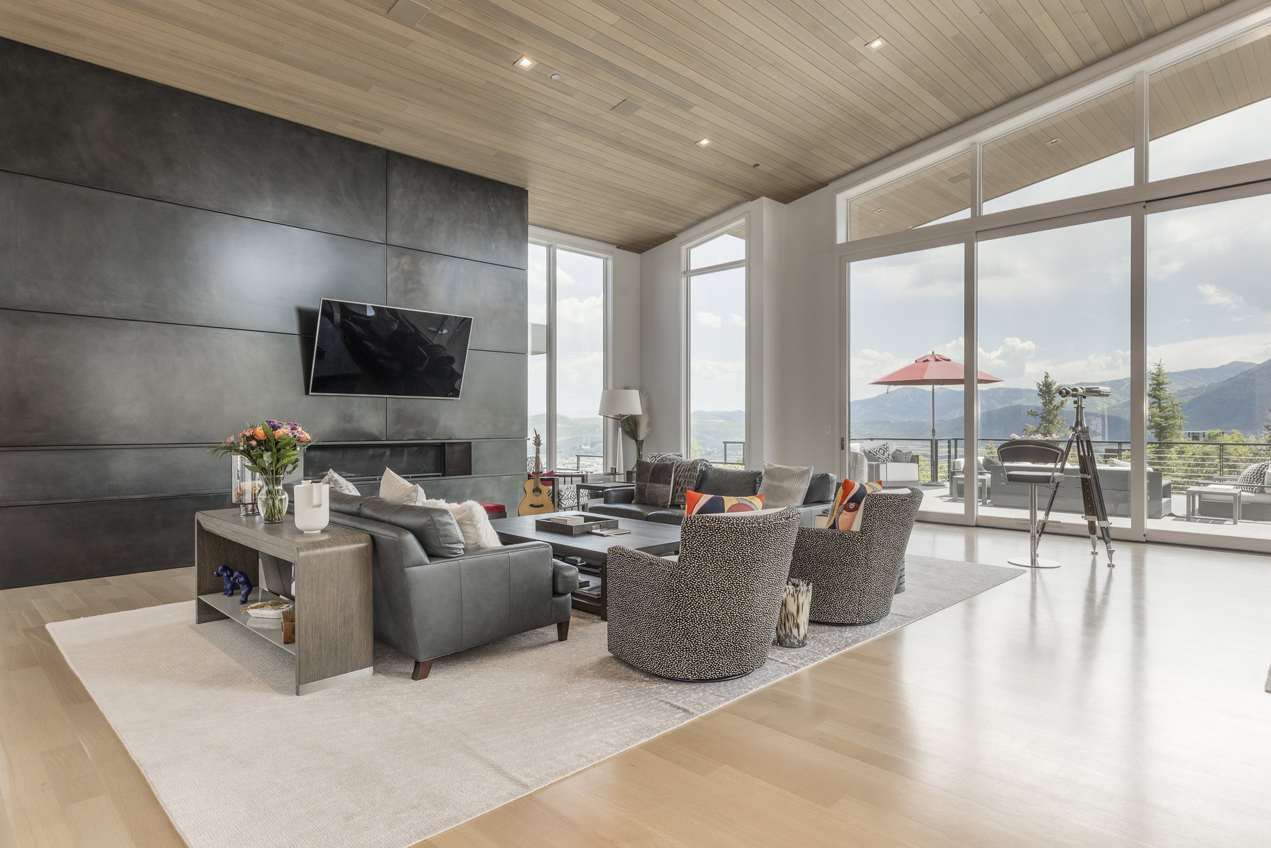  Sophisticated Mountain Design with Unmatched Views in an Elite Setting - 物件實景