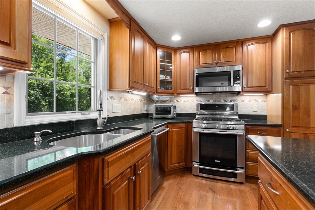 Agawam, Massachusetts, 01030, United States, 4 Bedrooms Bedrooms, ,3 BathroomsBathrooms,Residential,For Sale,1933274