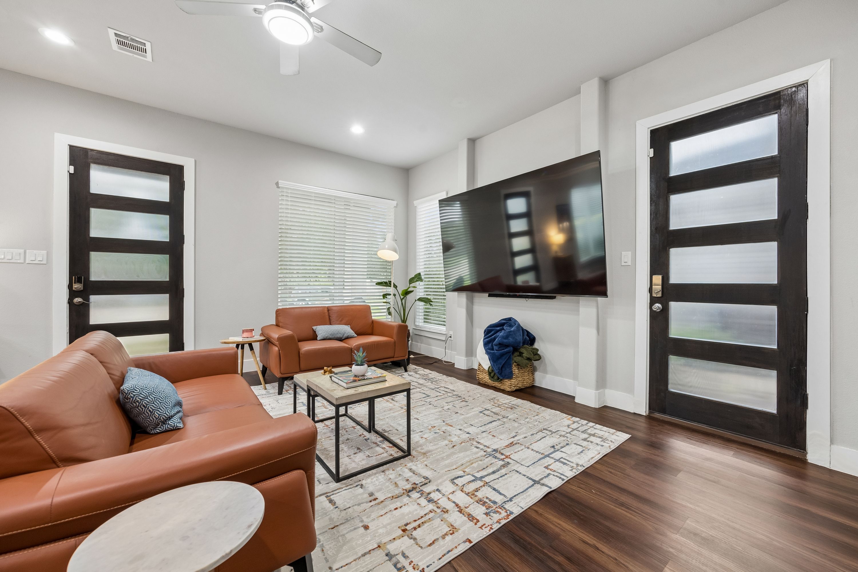  Rare Newer Multi Gen Living with Room to Grow - 物件實景