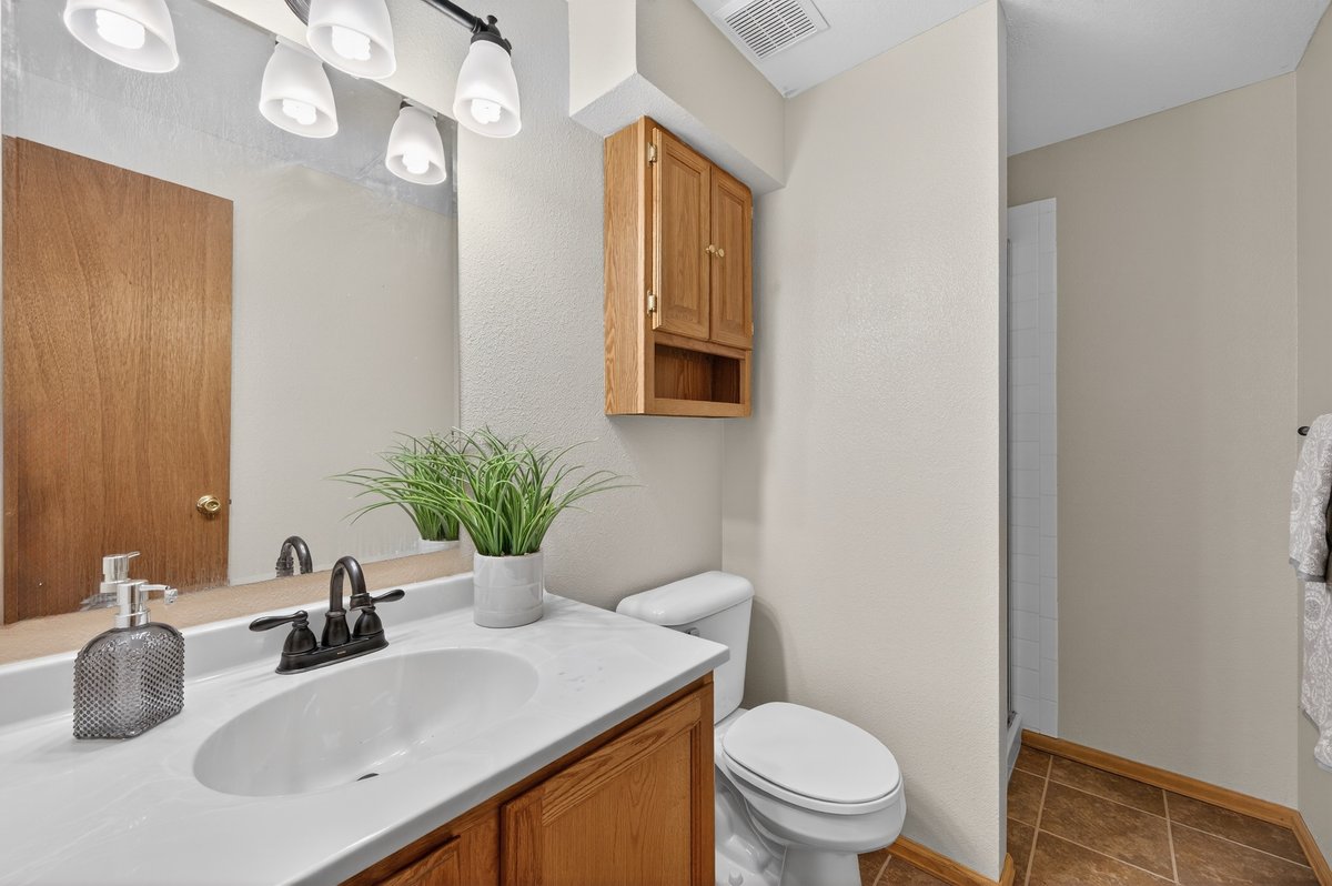 Cheyenne, Wyoming, 82009, United States, 5 Bedrooms Bedrooms, ,2 BathroomsBathrooms,Residential,For Sale,2016553