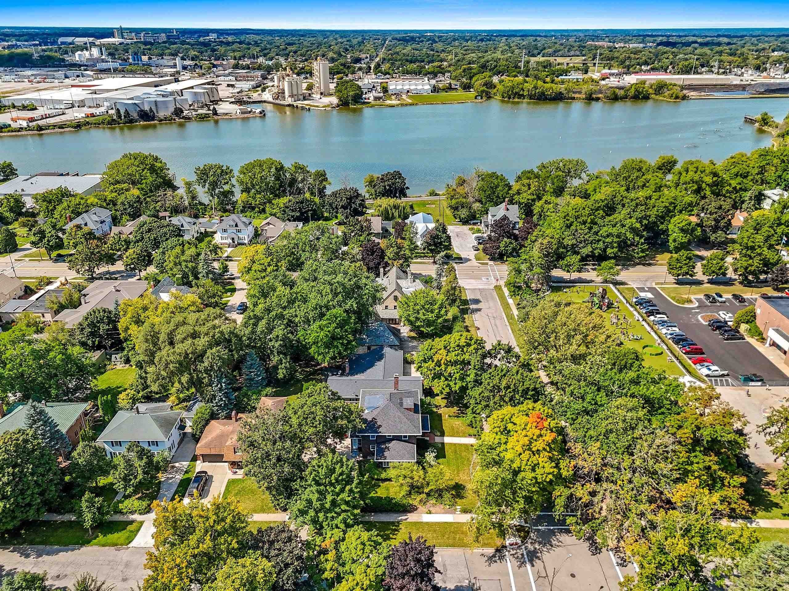 GREEN BAY, Wisconsin, 54301-3217, United States, 4 Bedrooms Bedrooms, ,3 BathroomsBathrooms,Residential,For Sale,1984503