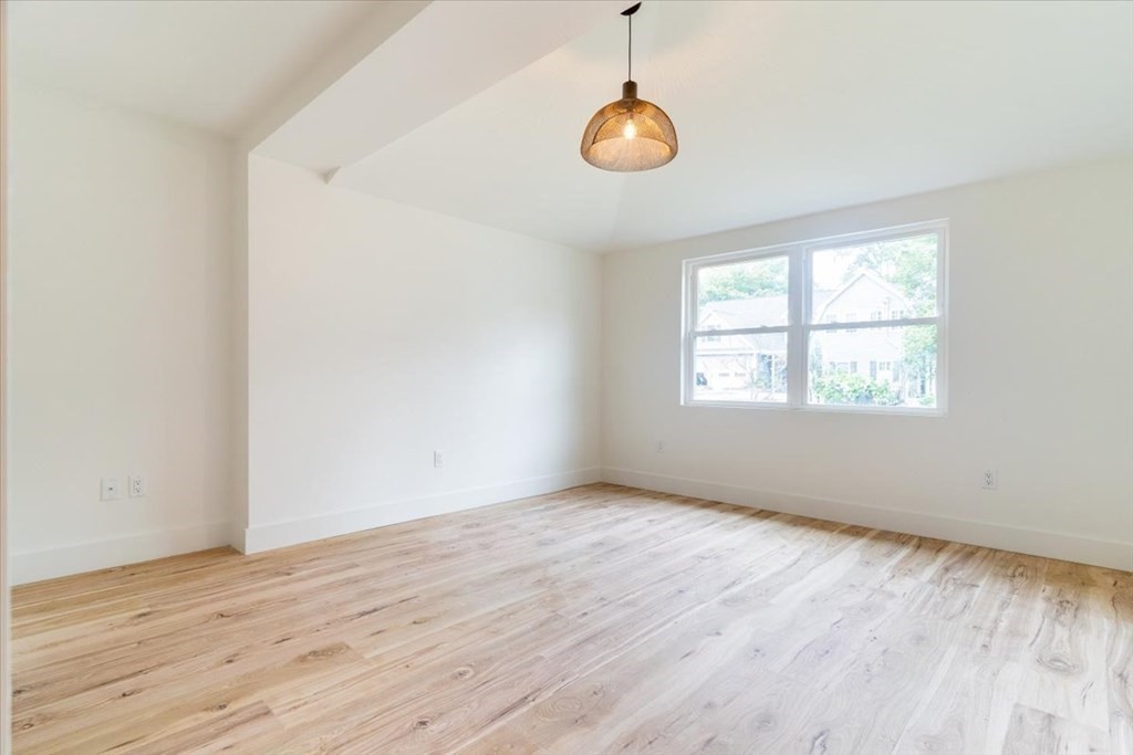 Reading, Massachusetts, 01867, United States, 3 Bedrooms Bedrooms, ,3 BathroomsBathrooms,Residential,For Sale,1880816