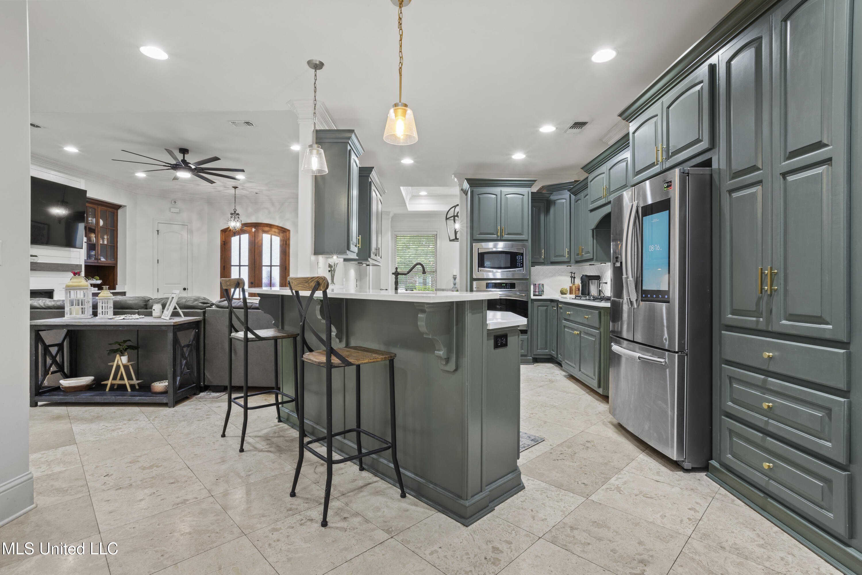 Ocean Springs, Mississippi, 39564, United States, 4 Bedrooms Bedrooms, ,3 BathroomsBathrooms,Residential,For Sale,1976002