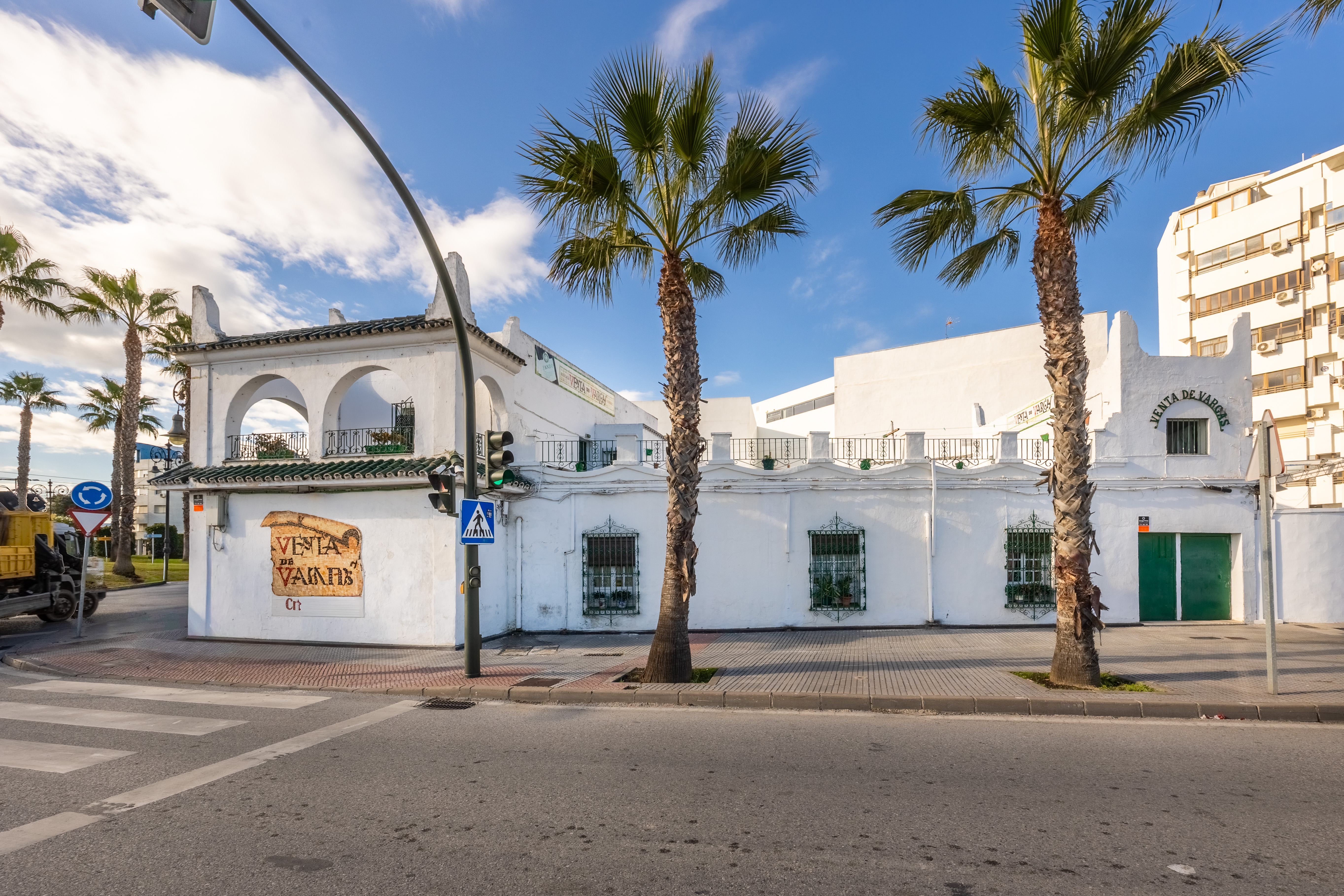  Historic building adjoining Camarón de la Isla Museum - 物件實景