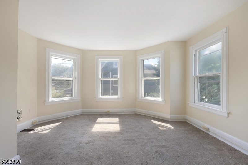 Westfield Town, New Jersey, 07090, United States, 5 Bedrooms Bedrooms, ,3 BathroomsBathrooms,Residential,For Sale,1941025