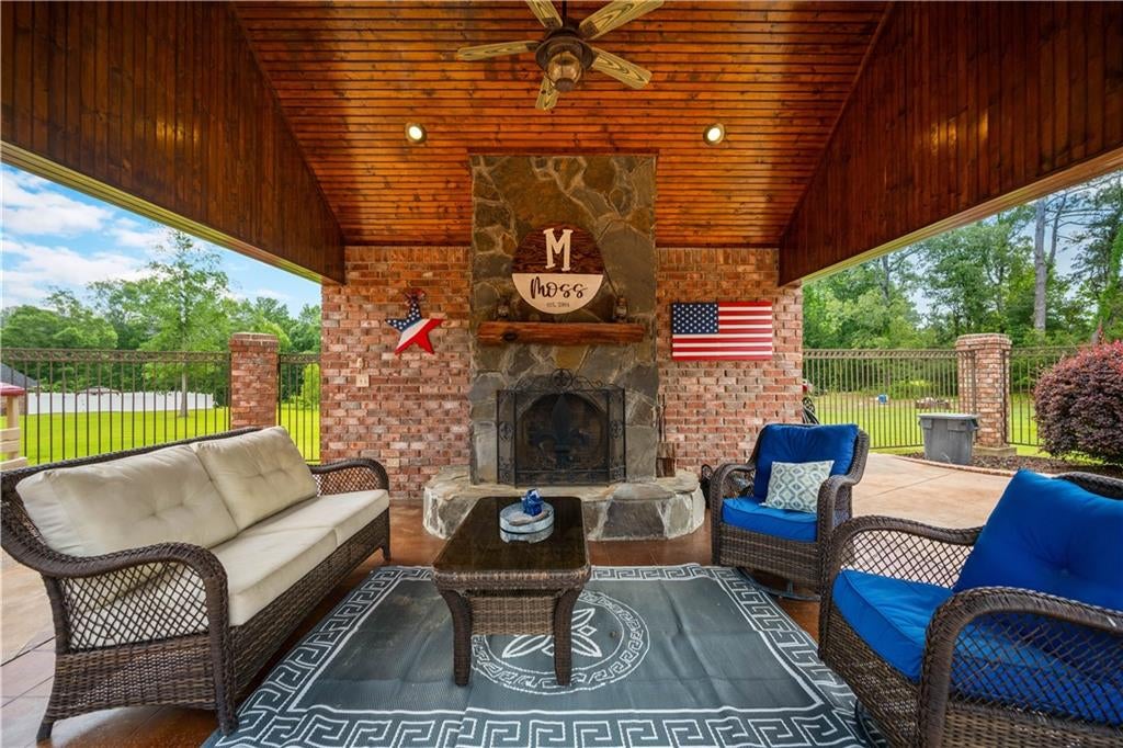 Jena, Louisiana, 71342, United States, 3 Bedrooms Bedrooms, ,3 BathroomsBathrooms,Residential,For Sale,2049158