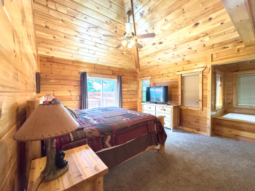 Sevierville, Tennessee, 37876, United States, 13 Bedrooms Bedrooms, ,14 BathroomsBathrooms,Residential,For Sale,1974606