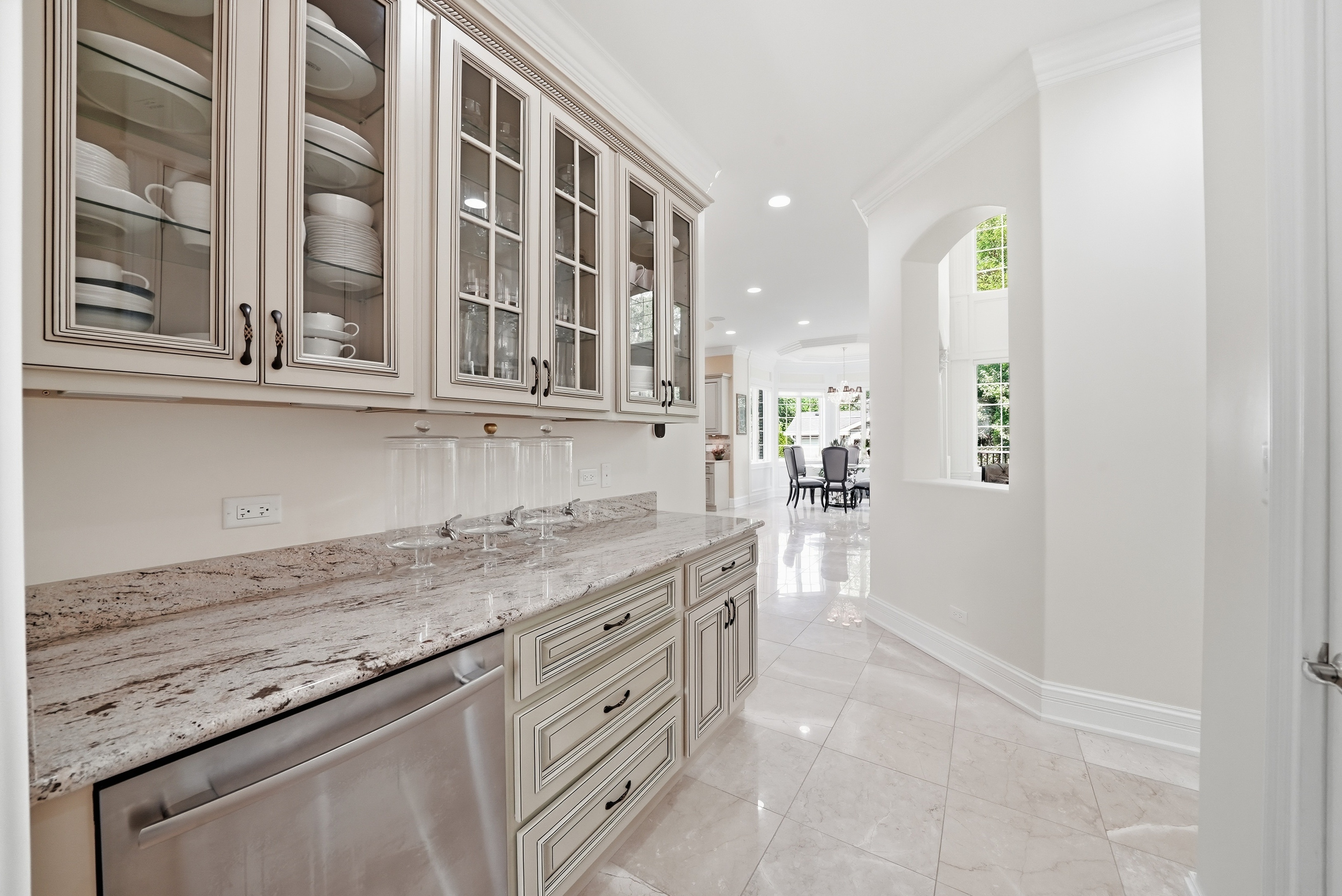  Perfectly Positioned in the Prestigious Golfview Hills Community of Hinsdale - 物件實景