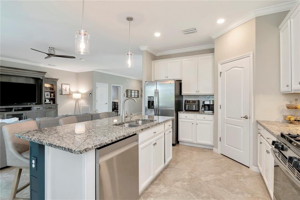 Bradenton, Florida, 34211, United States, 6 Bedrooms Bedrooms, ,5 BathroomsBathrooms,Residential,For Sale,1743496