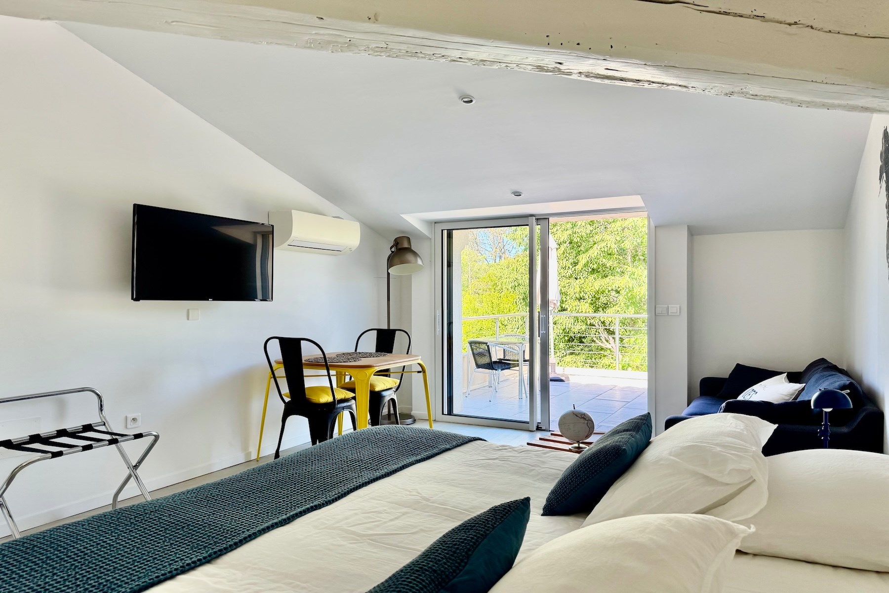  Character farmhouse near Uzès with swimming pool, landscaped garden and beautif… - 物件實景