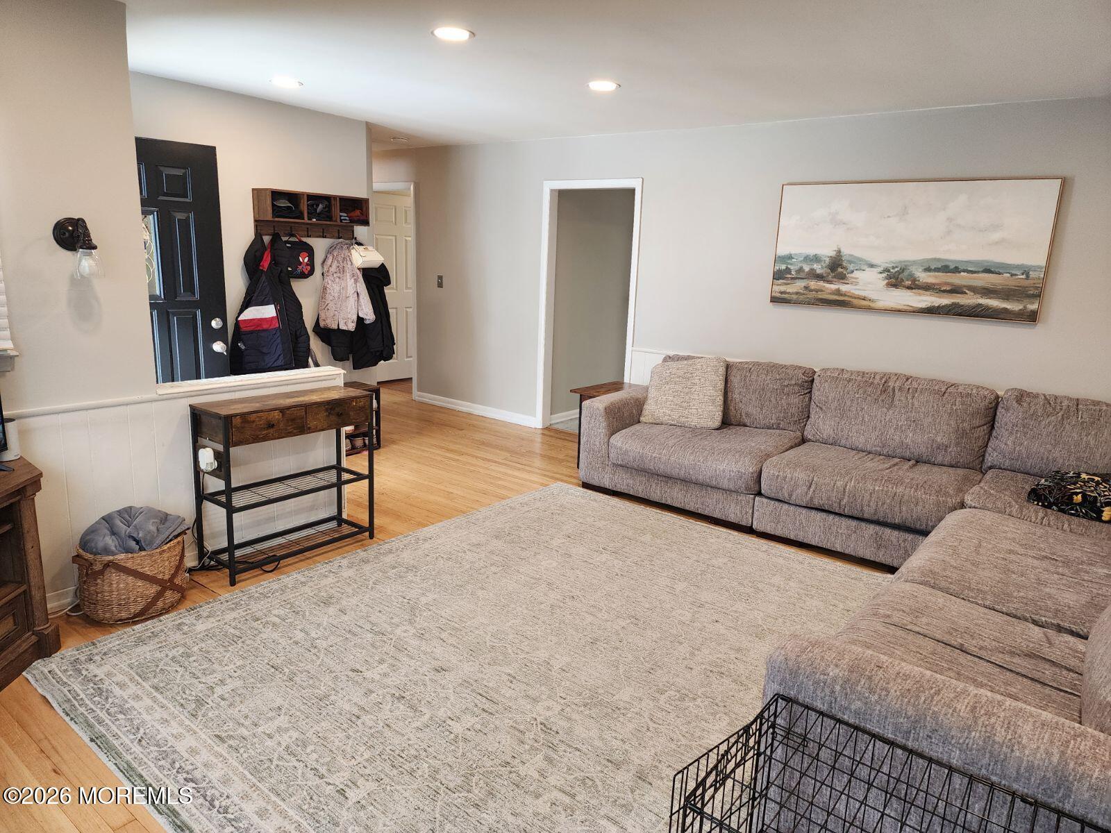 Belford, New Jersey, 07718, United States, 3 Bedrooms Bedrooms, ,2 BathroomsBathrooms,Residential,For Sale,2014823