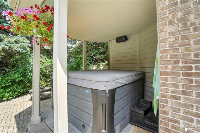 MONROE, Michigan, 48162, United States, 4 Bedrooms Bedrooms, ,7 BathroomsBathrooms,Residential,For Sale,1995576