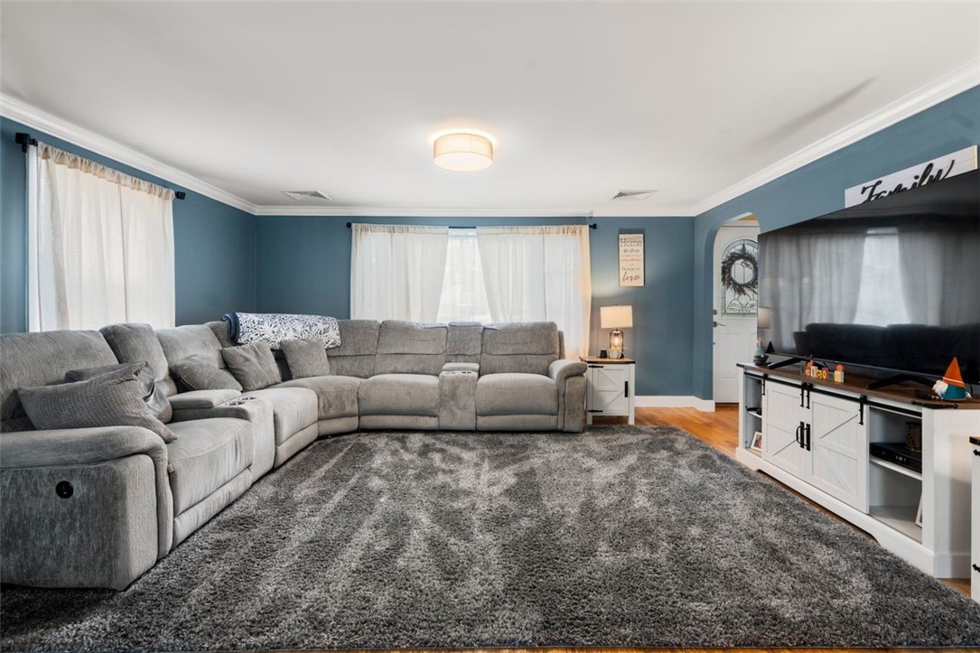 Woonsocket, Rhode Island, 02895, United States, 4 Bedrooms Bedrooms, ,2 BathroomsBathrooms,Residential,For Sale,1987551