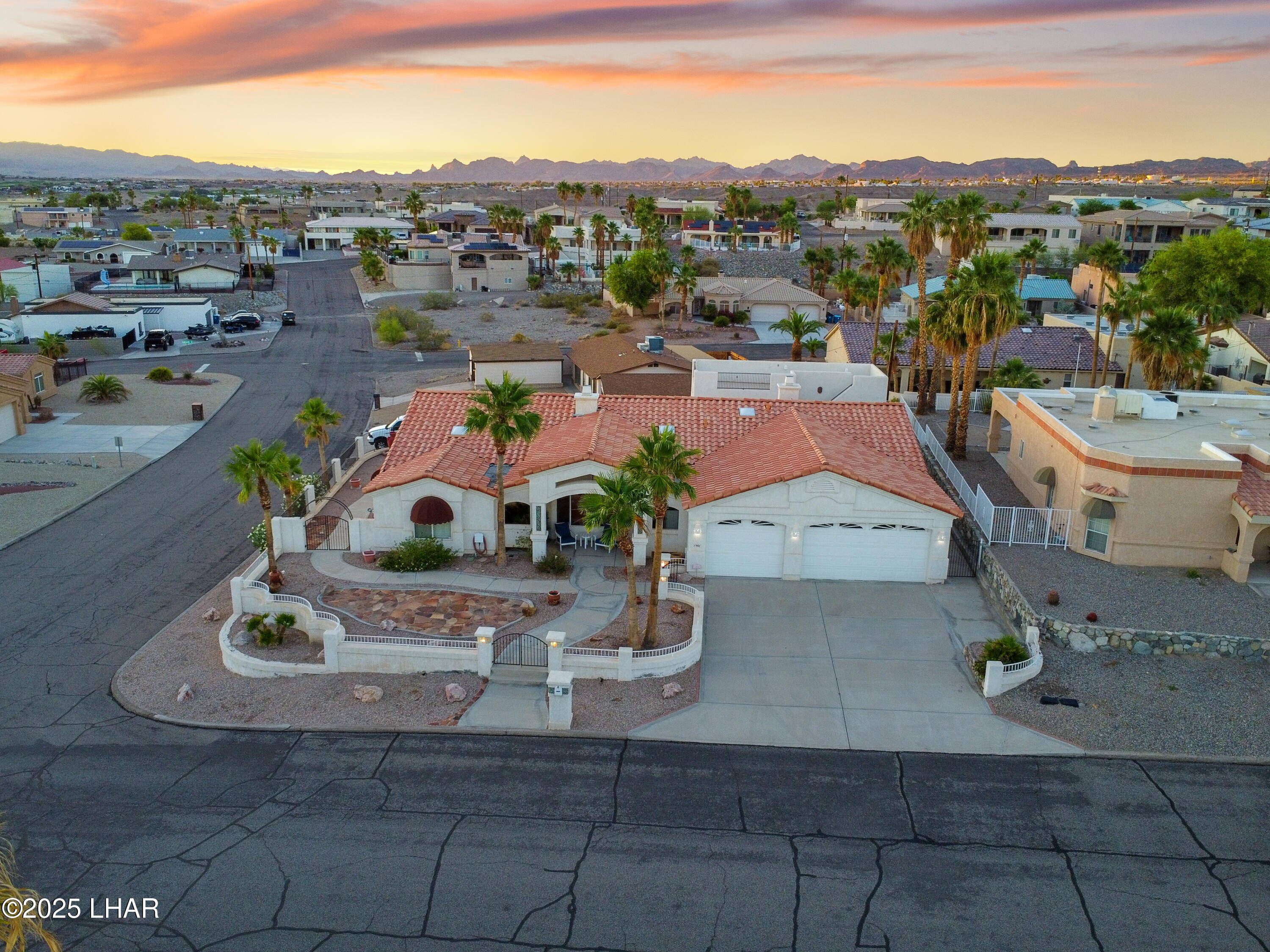 Lake Havasu City, Arizona, 86404, United States, 4 Bedrooms Bedrooms, ,4 BathroomsBathrooms,Residential,For Sale,1818242