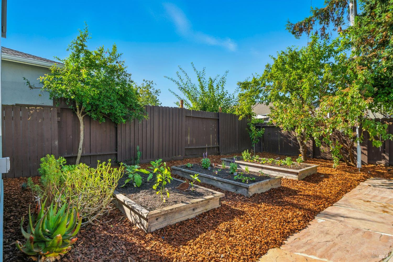 Petaluma, California, 94952, United States, 2 Bedrooms Bedrooms, ,1 BathroomBathrooms,Residential,For Sale,1934208