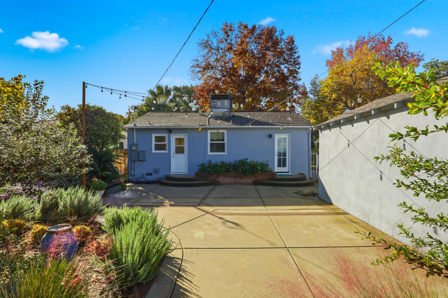 Sacramento, California, 95818, United States, 3 Bedrooms Bedrooms, ,1 BathroomBathrooms,Residential,For Sale,1989642