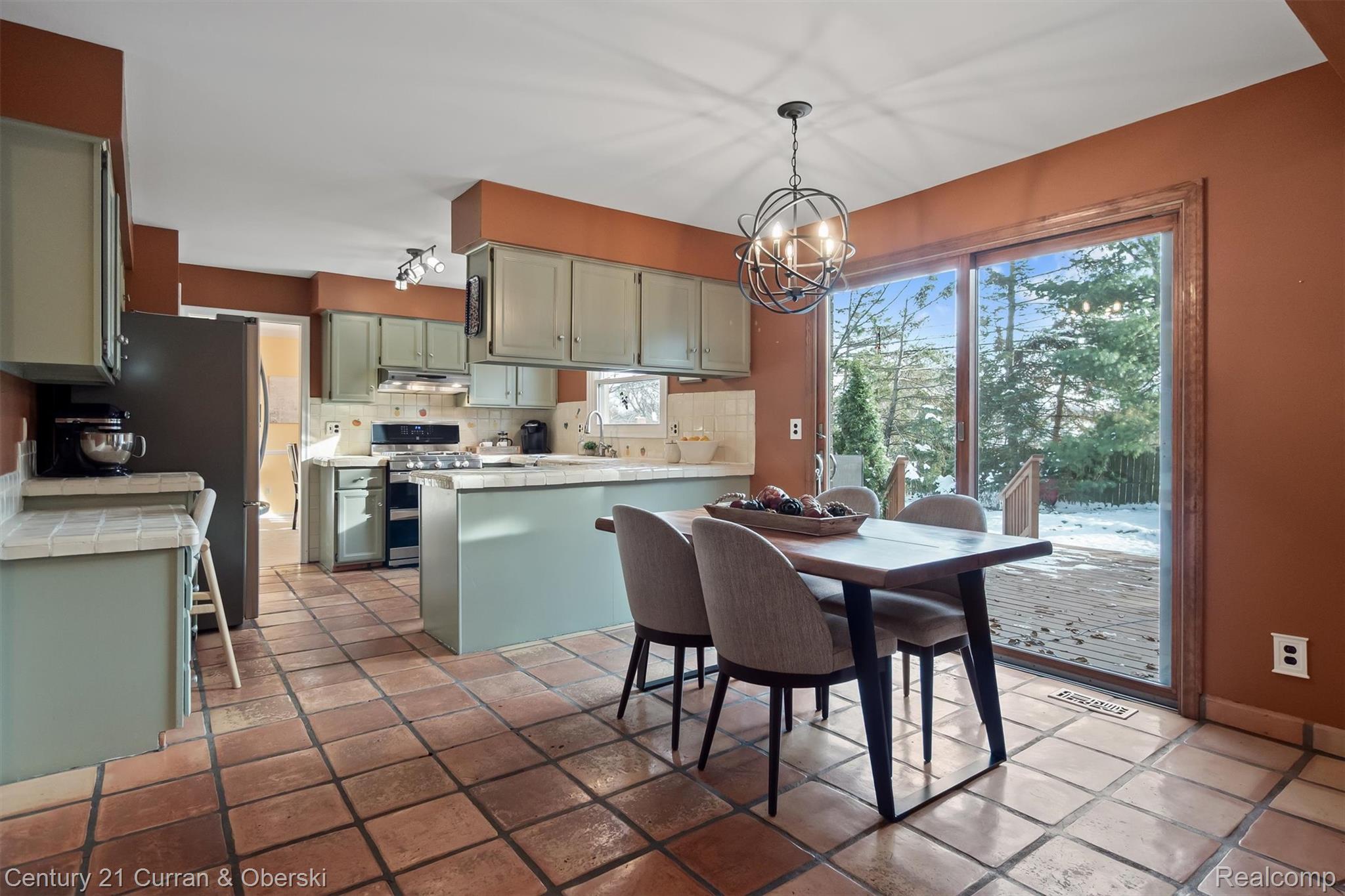 Northville, Michigan, 48167, United States, 5 Bedrooms Bedrooms, ,3 BathroomsBathrooms,Residential,For Sale,2009977