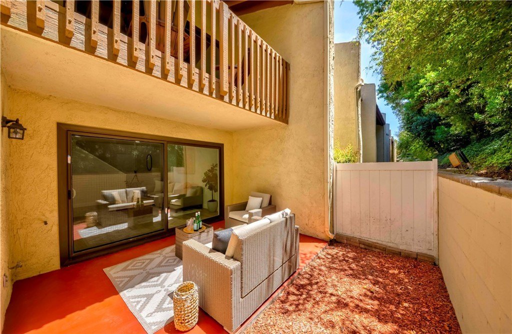 Fullerton, California, 92833, United States, 2 Bedrooms Bedrooms, ,3 BathroomsBathrooms,Residential,For Sale,1890982