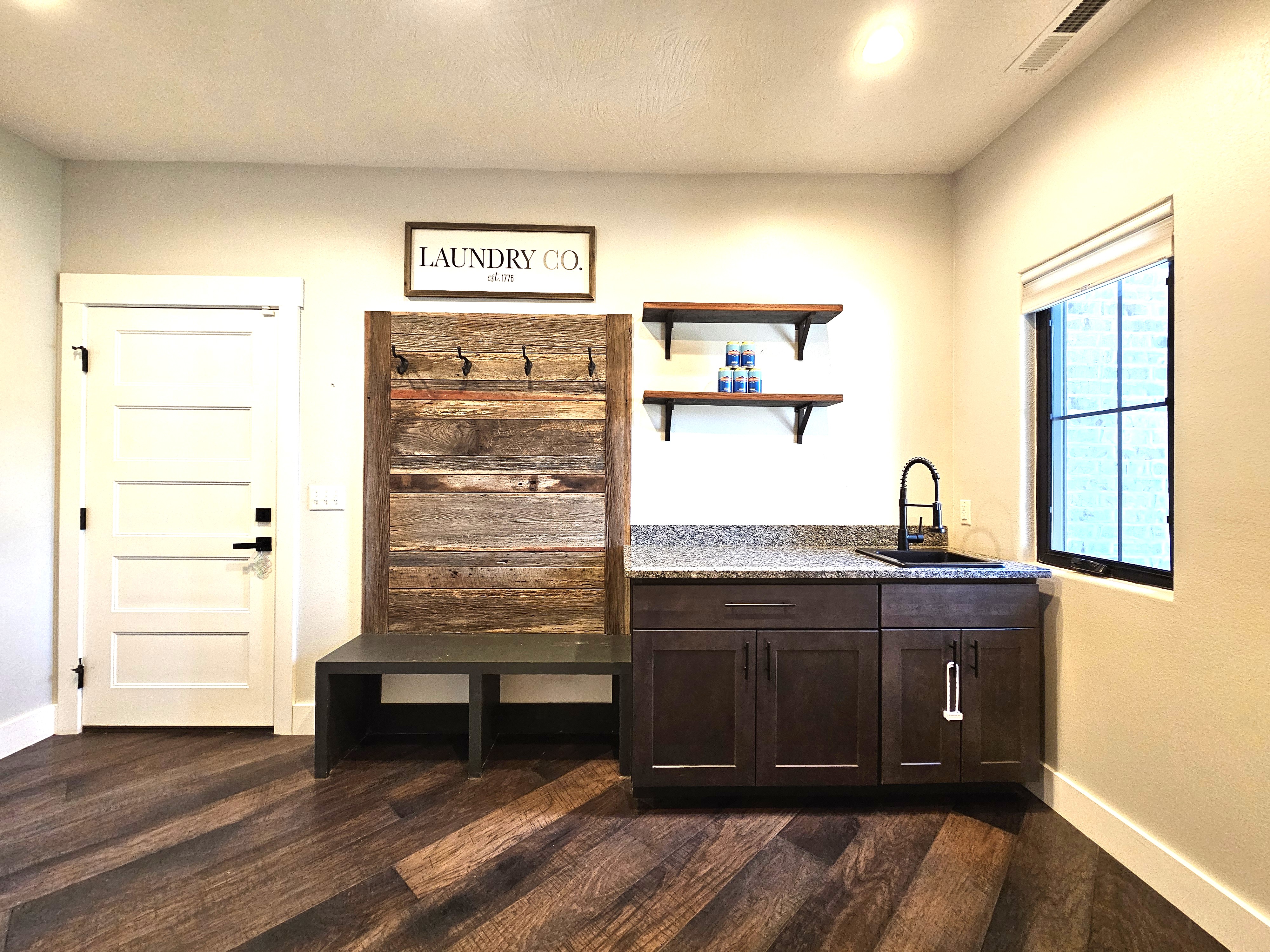 SPRINGFIELD, Missouri, 65804, United States, 4 Bedrooms Bedrooms, ,4 BathroomsBathrooms,Residential,For Sale,1996433