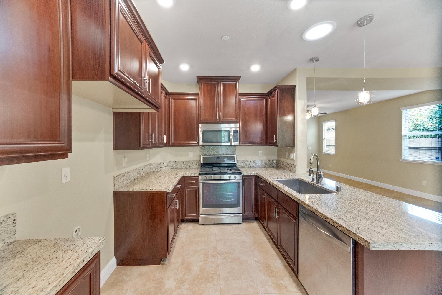 Roseville, California, 95661, United States, 3 Bedrooms Bedrooms, ,2 BathroomsBathrooms,Residential,For Sale,1987670