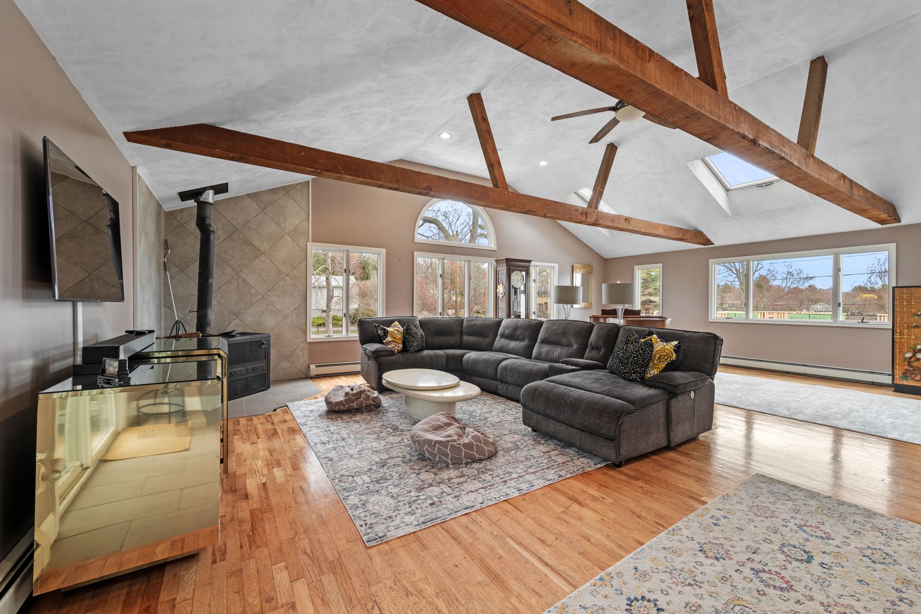  187 Echo Cove Road, Hamilton, MA, 01982 - 物件實景