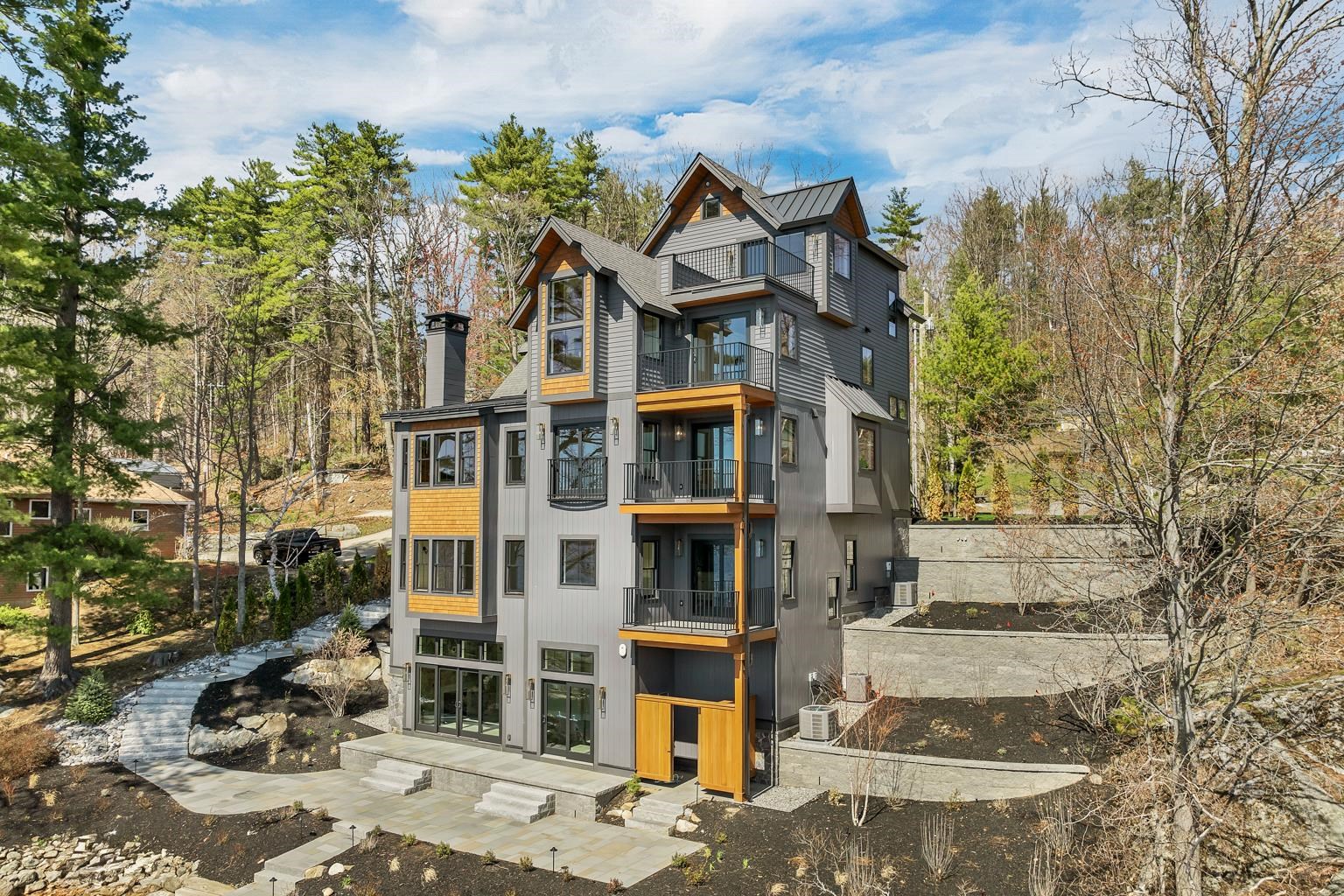 Gilford, New Hampshire, 03249, United States, 5 Bedrooms Bedrooms, ,6 BathroomsBathrooms,Residential,For Sale,1794777