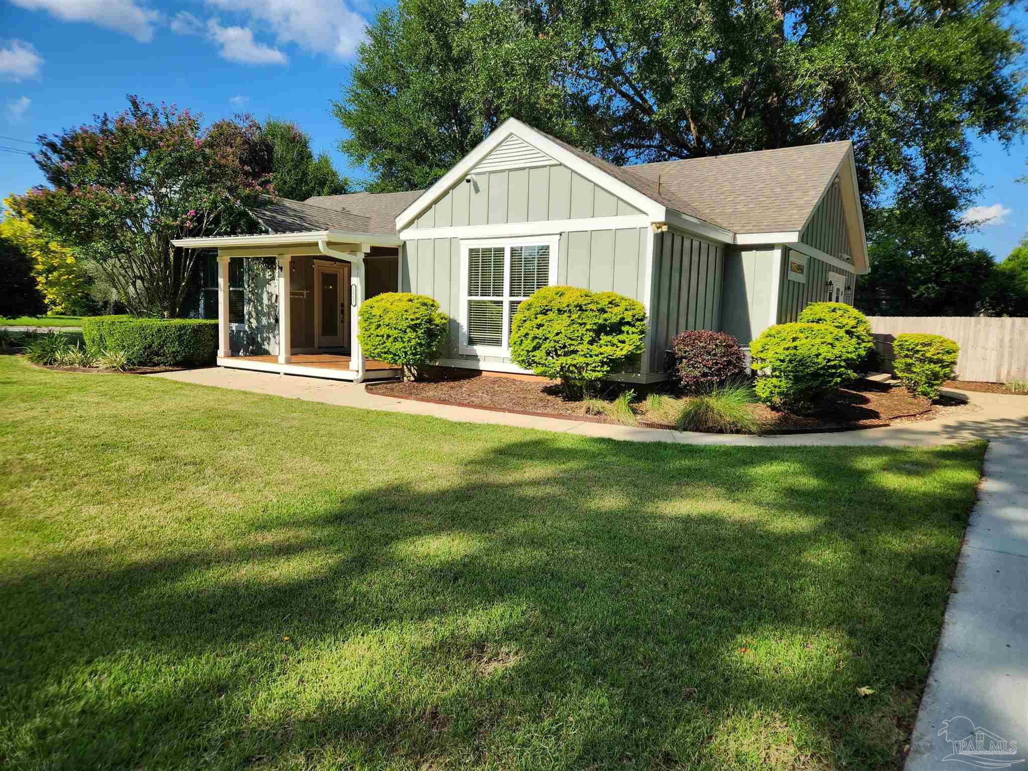 Pensacola, Florida, 32503, United States, 3 Bedrooms Bedrooms, ,2 BathroomsBathrooms,Residential,For Sale,1918178