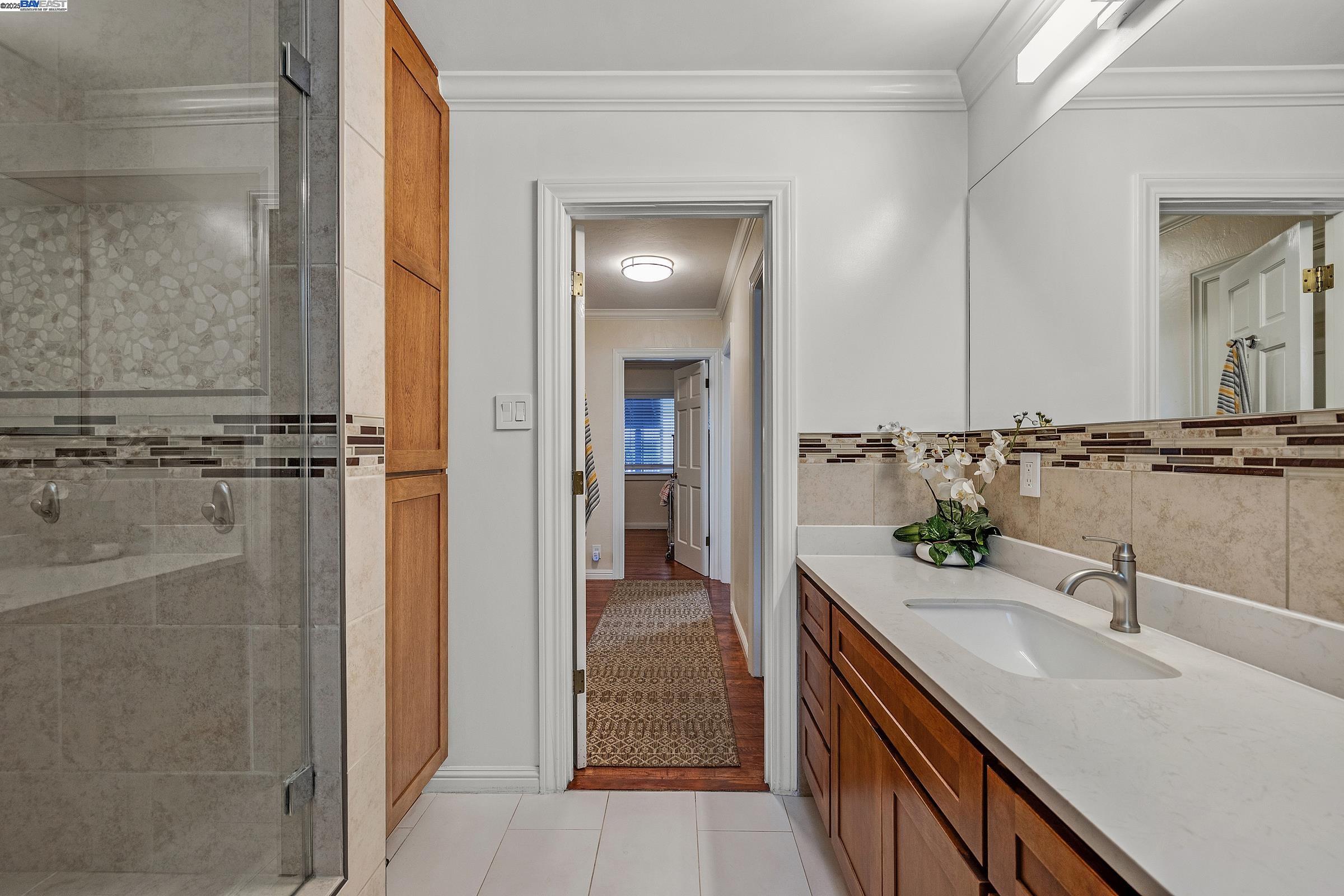 Oakland, California, 94605, United States, 4 Bedrooms Bedrooms, ,1 BathroomBathrooms,Residential,For Sale,1941828