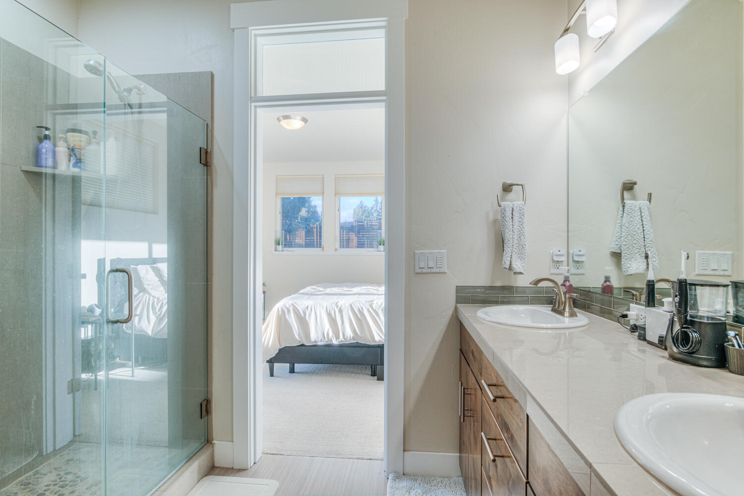 Bend, Oregon, 97703, United States, 3 Bedrooms Bedrooms, ,2 BathroomsBathrooms,Residential,For Sale,2005766