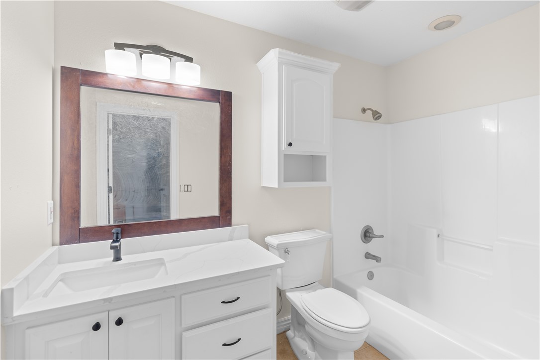 Fayetteville, Arkansas, 72704, United States, 5 Bedrooms Bedrooms, ,4 BathroomsBathrooms,Residential,For Sale,1877599