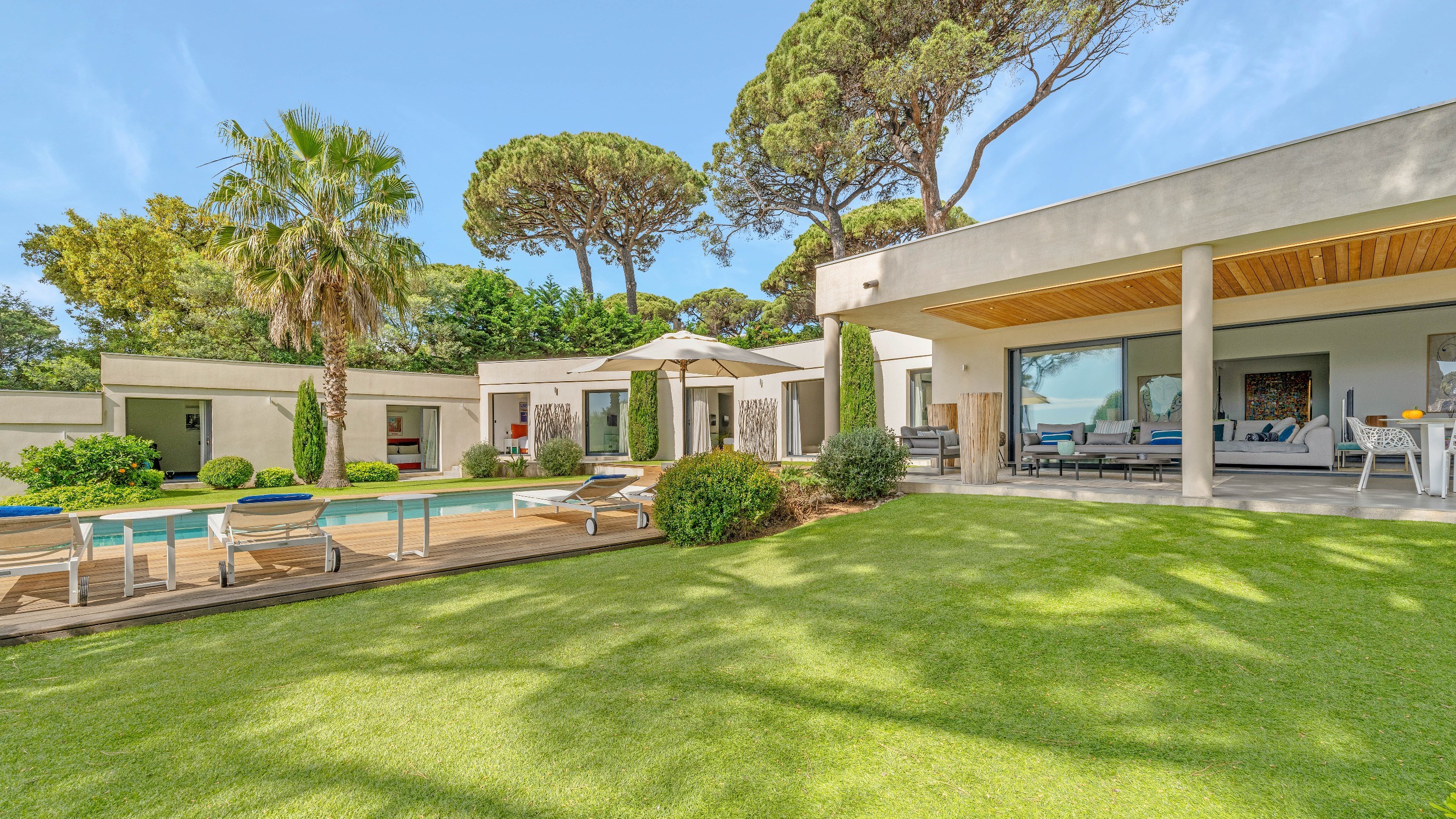  Sole agents - Contemporary villa for sale in Grimaud with sea view and pool - 物件實景